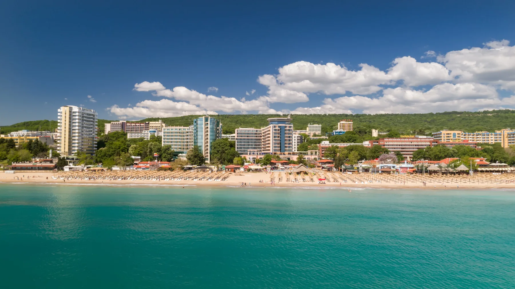Zlaté písky: Vaše vstupenka do ráje relaxace a dobrodružství